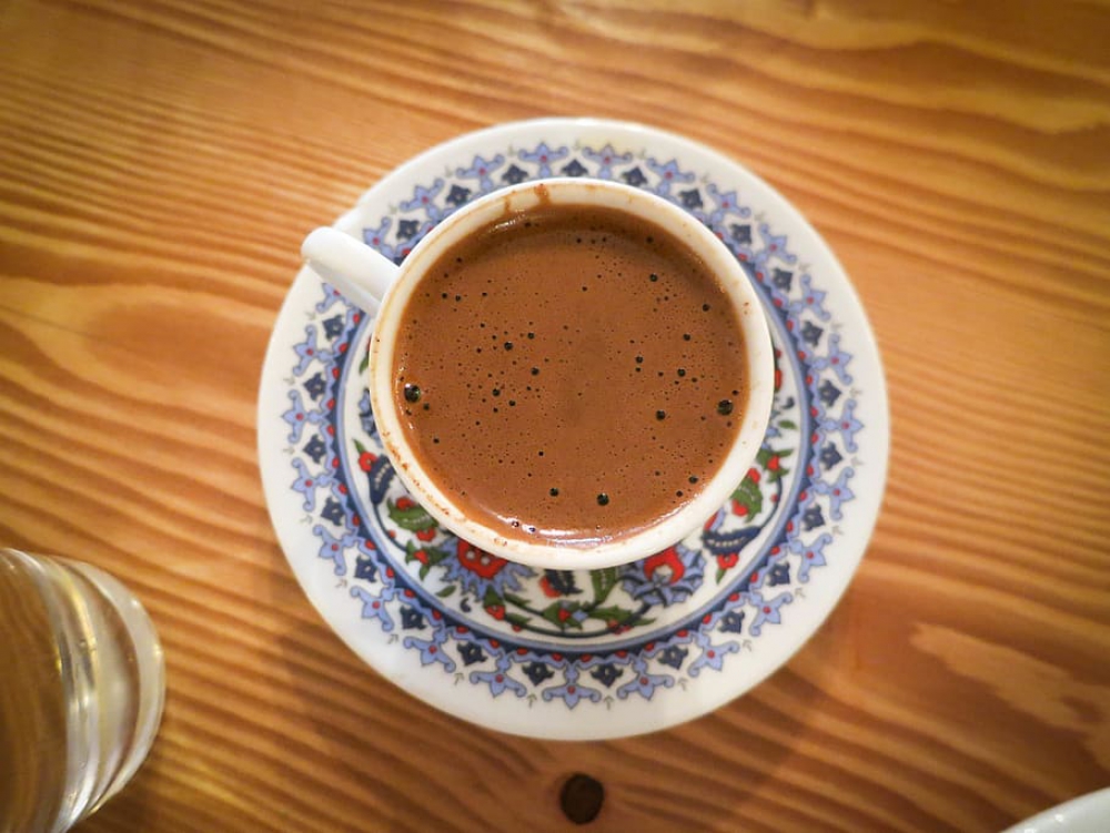 Koffiehuis Amca doneert weekomzet aan Turkije: &quot;stilzitten geen optie voor mij&quot;