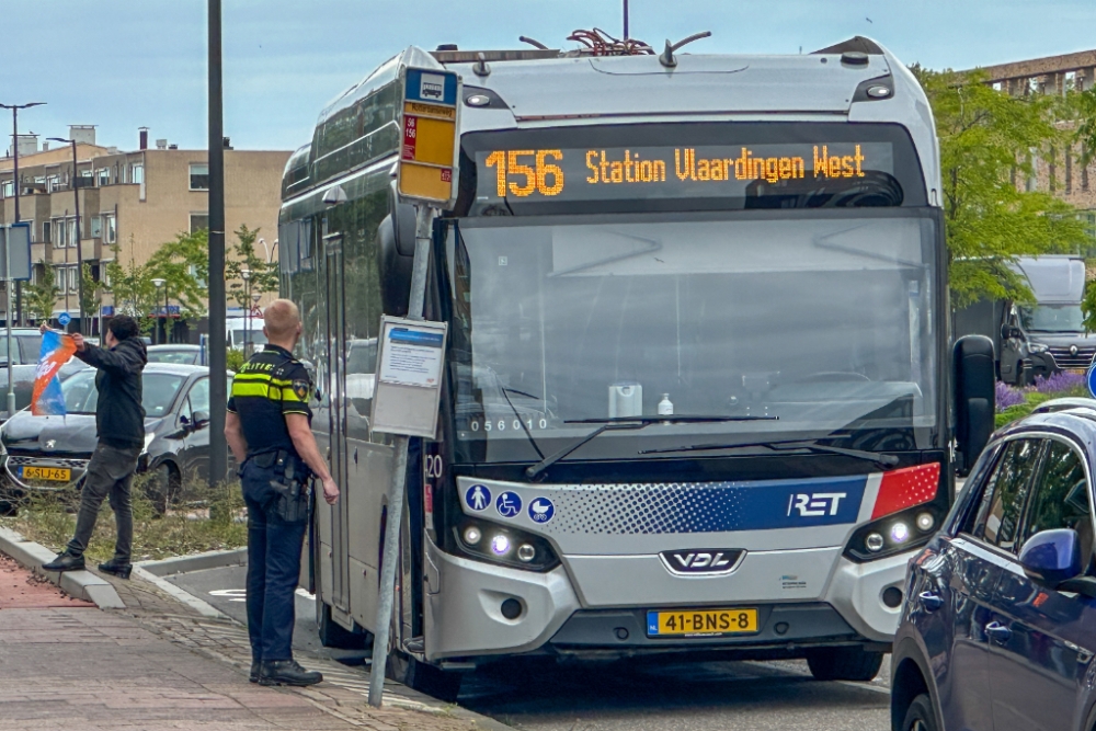 Politie met spoed naar RET-bus vanwege &#039;vechtende meiden&#039;