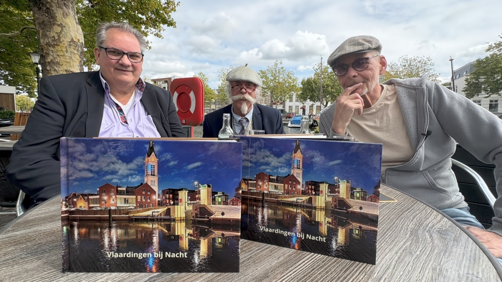 Leo maakte nachtelijke foto's 'voor de lol', nu wordt het verkocht als boek