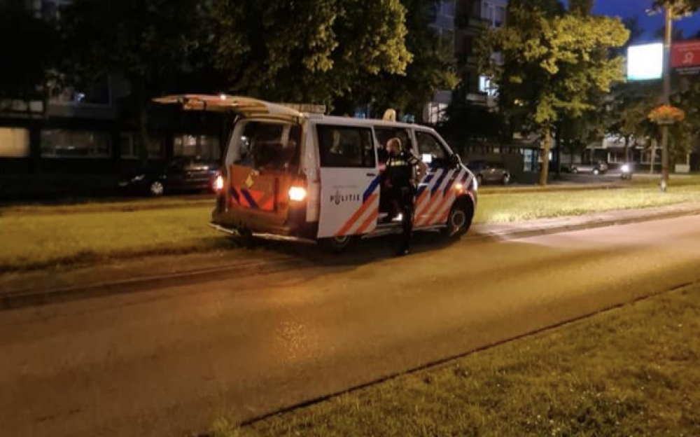 Politie vindt bebloede man op de Nieuwe Damlaan