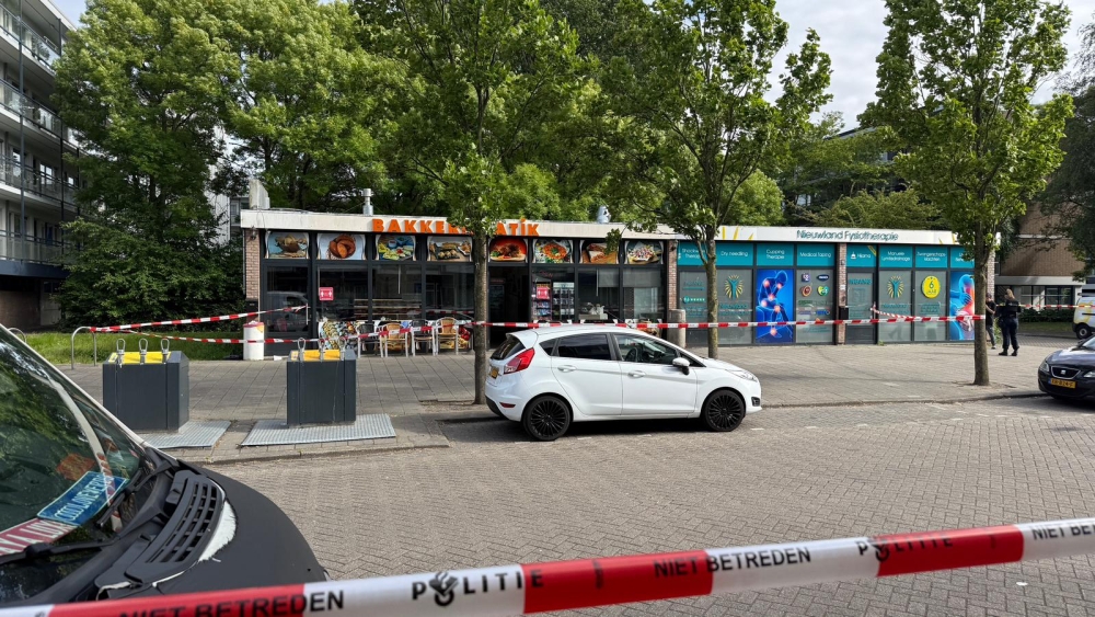 Schietincident bij bakkerij in Nieuwland, één persoon lichtgewond