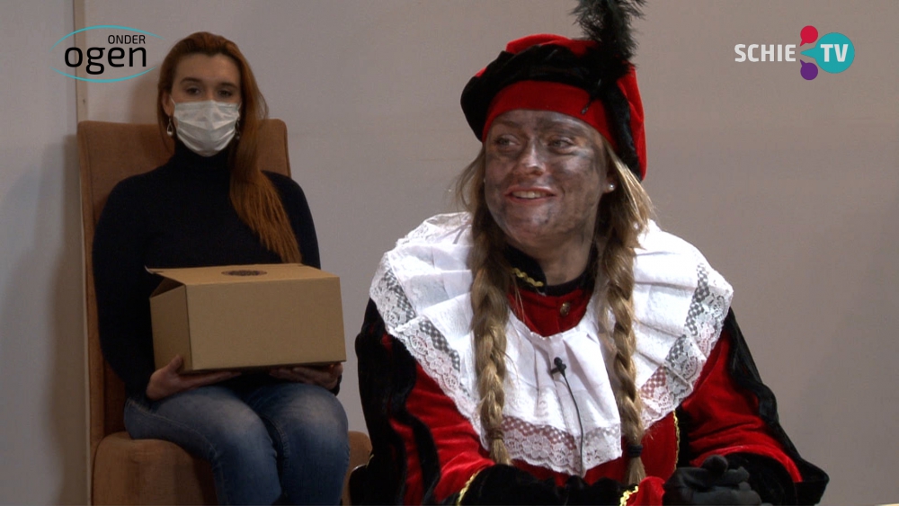 Bezorgpieten brengen pakjes aan huis
