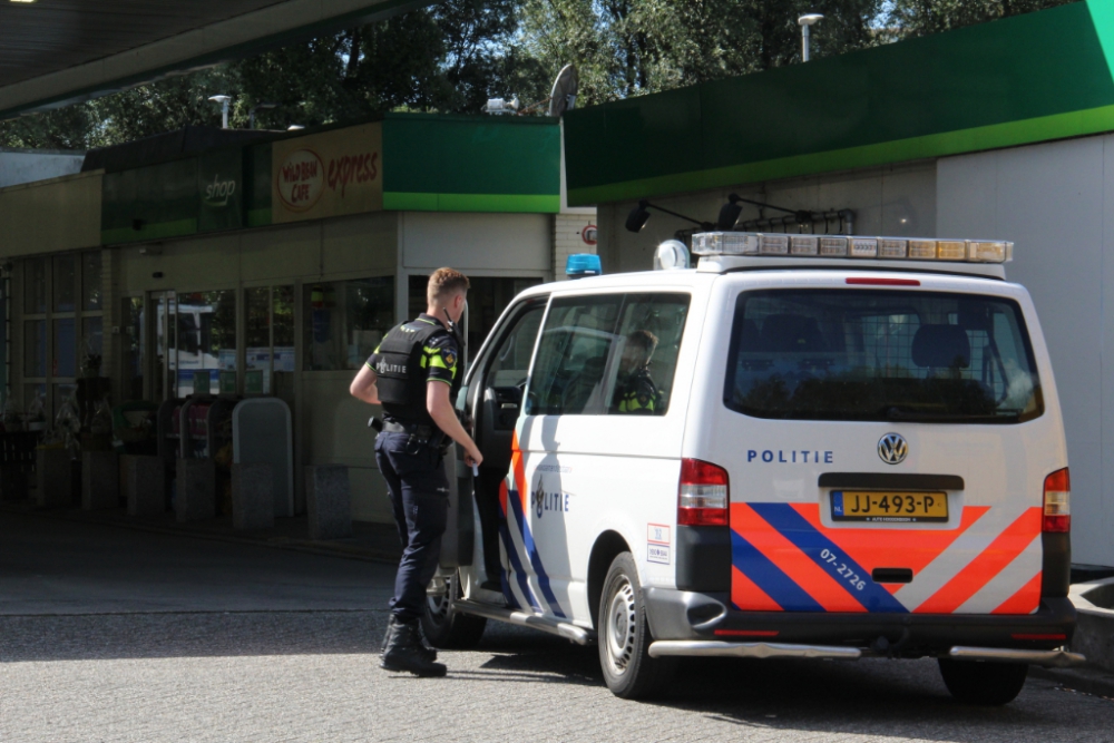 Politie zoekt met man en macht overvaller tankstation