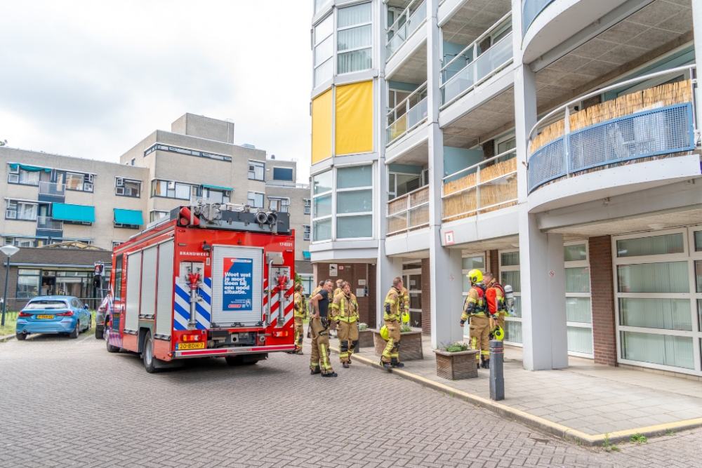 Machinekamer van lift aan Willem de Zwijgerlaan vliegt in de fik