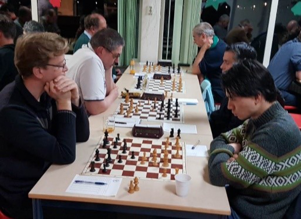 Fianchetto/HZPS flink onderuit tegen Charlois/Europoort