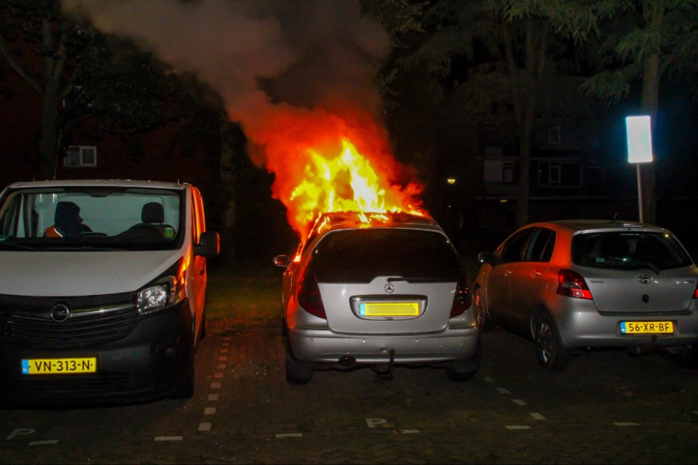 Opnieuw auto in brand gestoken in Schiedam