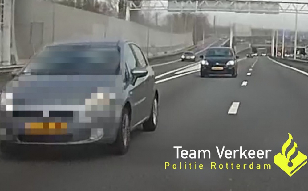 Man laat 15-jarig neefje rijden en verwisselt met 100 km/u van plek bij het zien van de politie