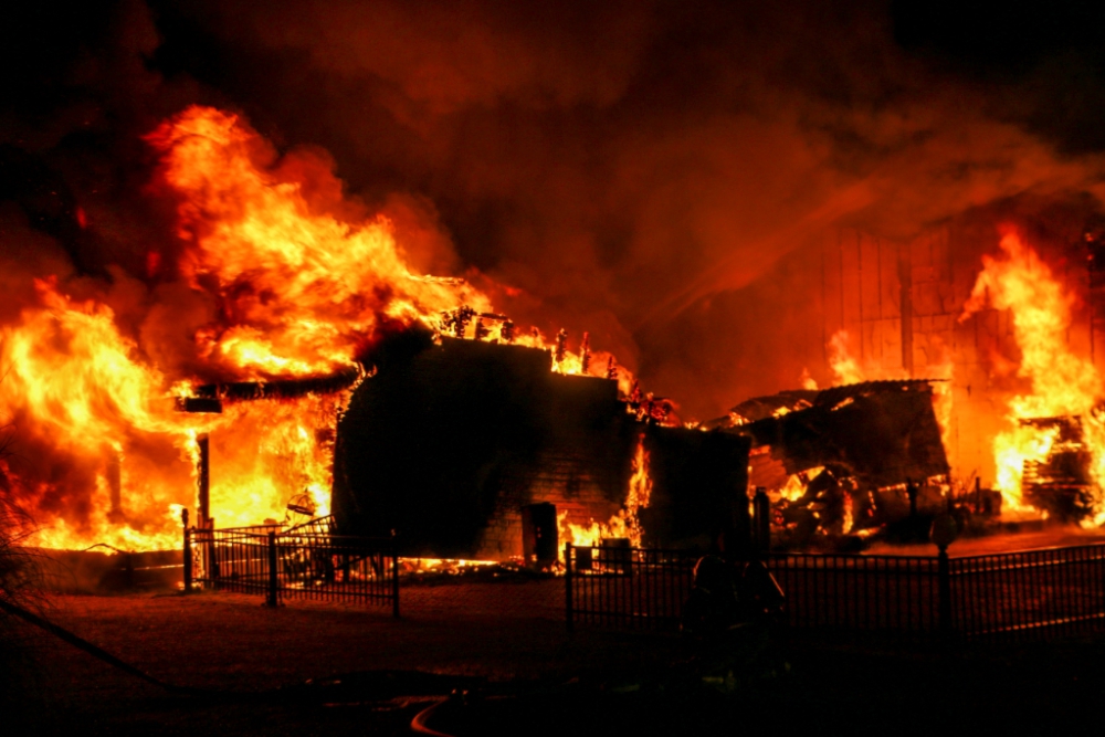 Zeer grote brand Industrieweg Spaanse Polder