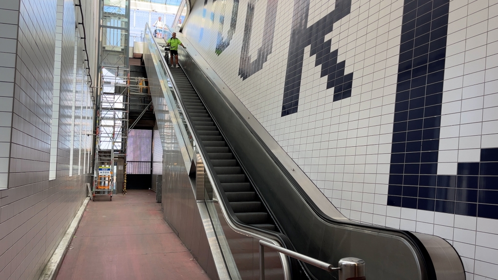 Na meer dan een jaar kunnen fietsers weer door de Beneluxtunnel: 'Een verademing'