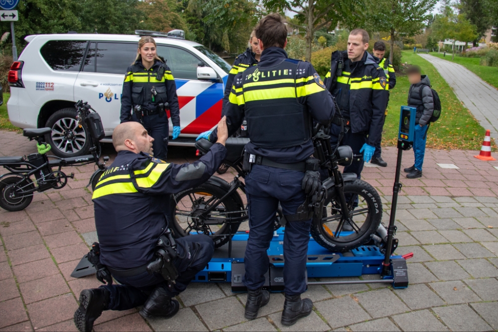 Fatbikecontrole en preventief fouilleren bij scholen en winkelcentrum Vlaardingen