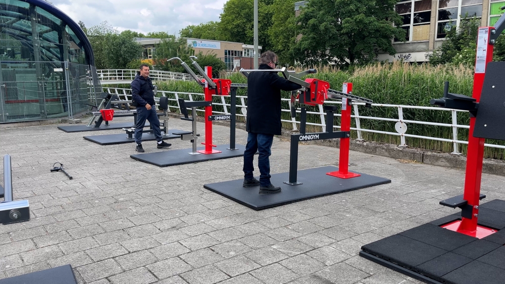 Sporttoestellen bij metrostation Parkweg, moet overlast in buurt wegnemen