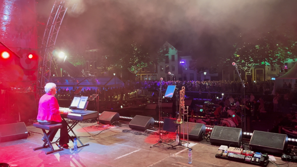 Fenomeen Orgel Joke (75) zet voor het eerst ‘haar’ Vlaardingen op z’n kop