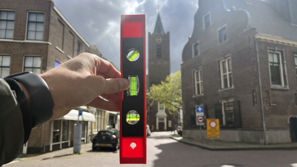 Een scheve blik op de Grote- of Sint Janskerk