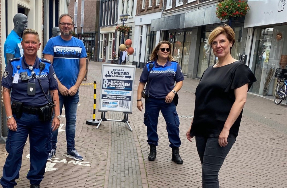 Rotterdamse handhavers in Schiedam centrum