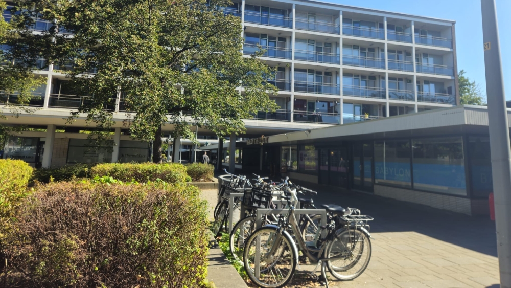 Explosie bij bedrijfspand aan Van Baerlestraat Vlaardingen, geen schade of gewonden