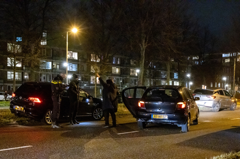 Gewonde bij botsing drie auto&#039;s op de Churchillweg