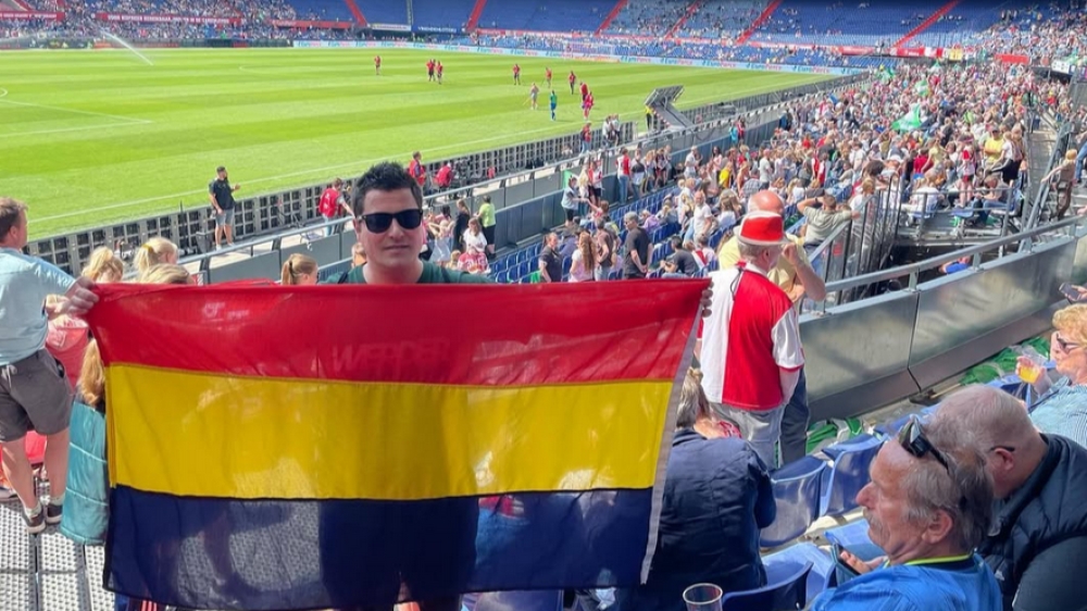 Tim (36) bezocht al meer dan 1000 voetbalwedstrijden: ‘Ik heb een stadionfetisj’