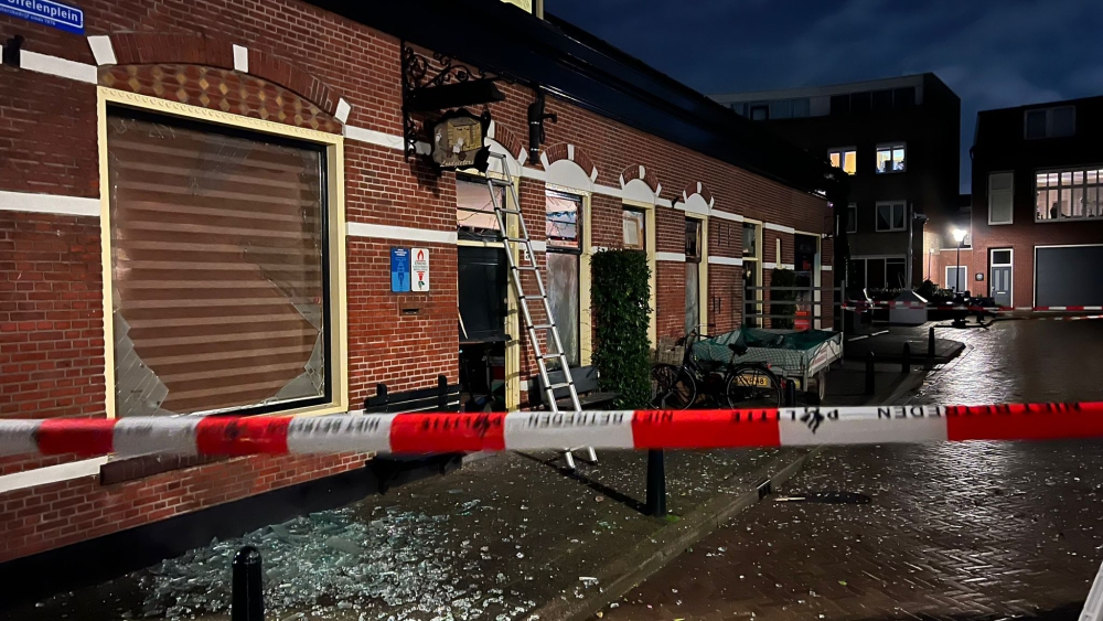 Loodgietersbedrijf Vlaardingen weer slachtoffer van explosie, op steenworp afstand van explosie eerder in de week