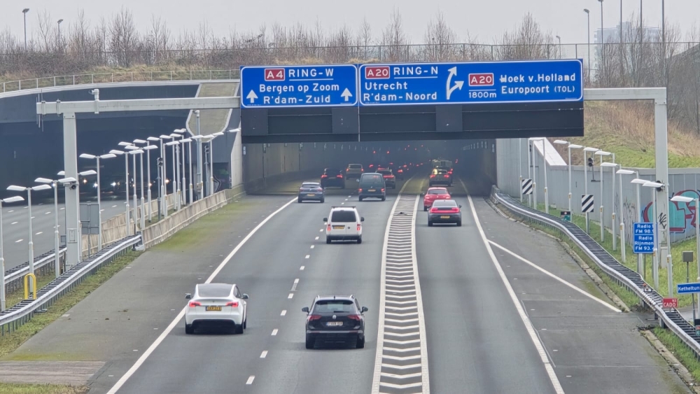 De verkeersborden net voor de Ketheltunnel (A4)