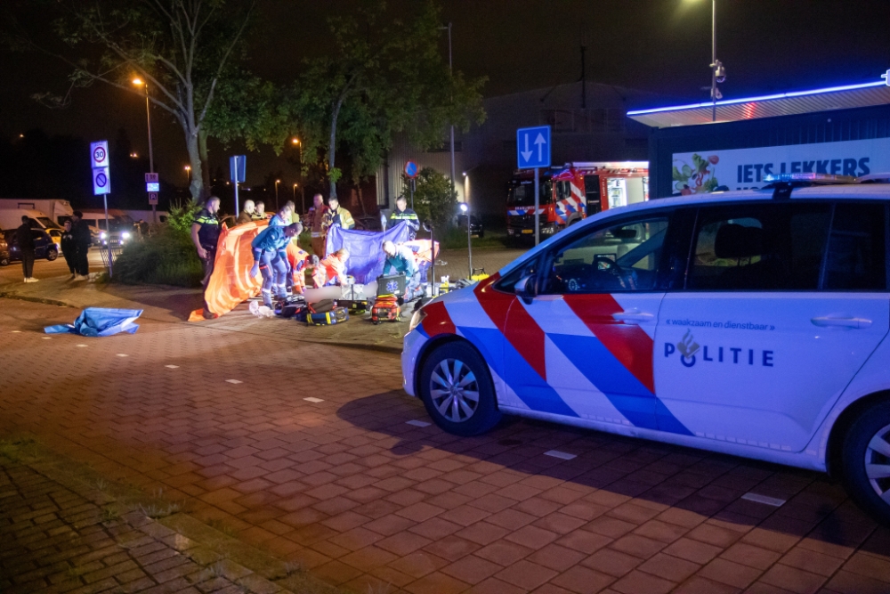 Het slachtoffer wordt gereanimeerd, maar de hulp mocht niet meer baten, zo zou later blijken