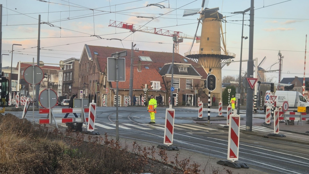 Verkeerslichten Overschieseplein vervangen, verkeer over minder rijstroken