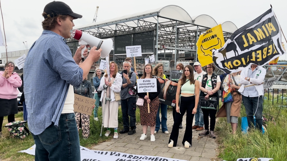 Floating farm staat te koop: voor de één opluchting, voor de ander een gemis