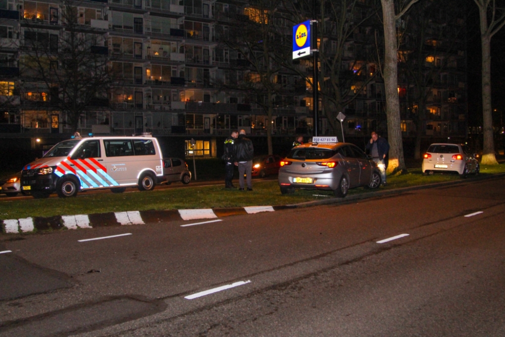 Aanrijding tussen twee auto&#039;s op de Mozartlaan