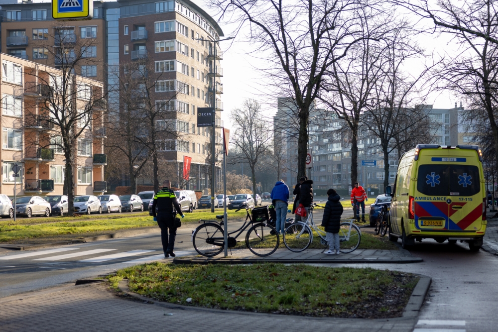 Vrouw en kind raken gewond bij aanrijding op zebrapad in Nieuwland