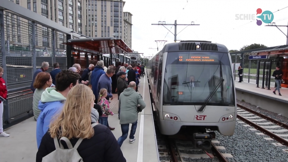 Eerste dag Hoekse Lijn: 23.000 in- en uitstappers