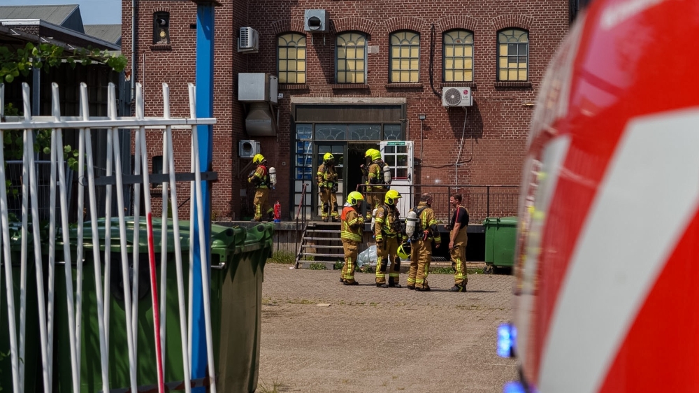 Brand in zalencentrum aan KW-haven, koelkast vliegt in brand