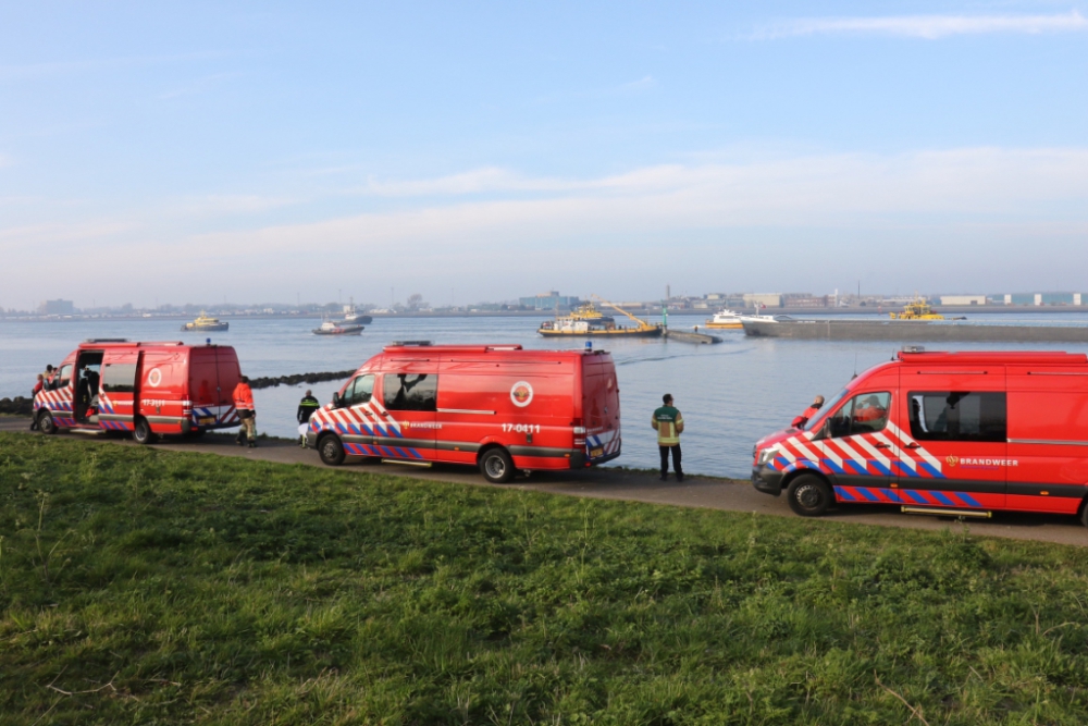 Schiedamse duikers ingezet bij reddingsactie gekapseisd schip