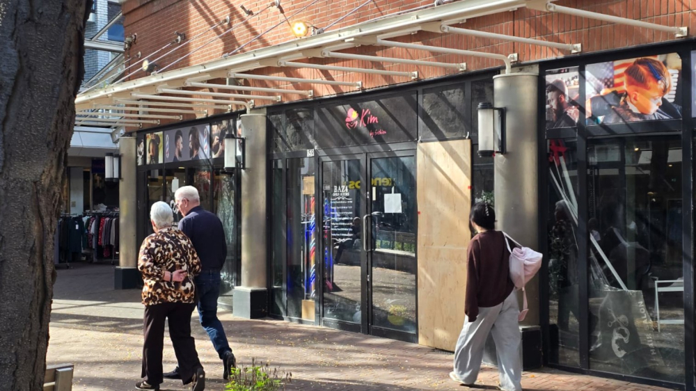 Kapperszaak weg uit Vlaardingen-Centrum na explosies: ‘Wij hebben geen enkele schuld’