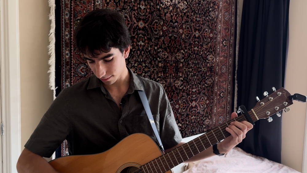 Schiedamse Hamid (22) zoekt met posters naar leden voor &#039;de coolste band&#039;