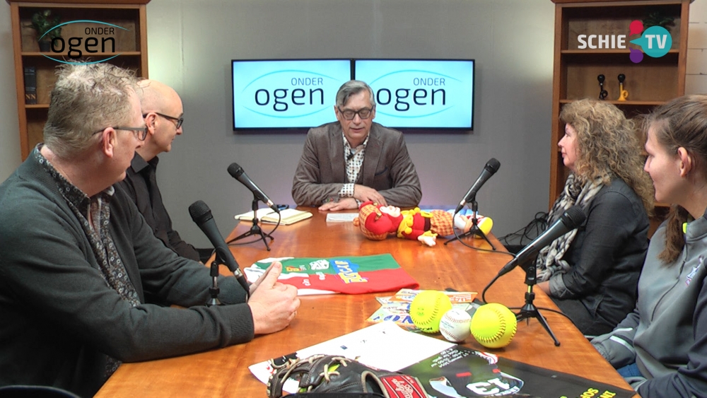 Onder Ogen aflevering 101 met met het Fonds SV, SVV, indoor Softbal Cup, junior chef, live muziek en auteur Astrid Pil