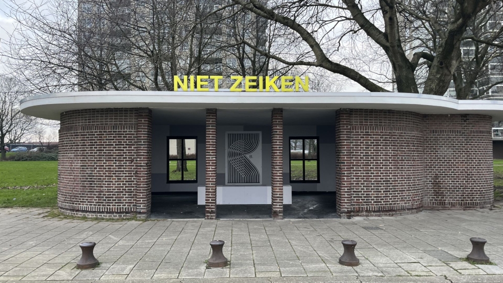 Rotterdams kunstduo maakt nieuw kunstwerk voor Schreierhuisje in Schiedam