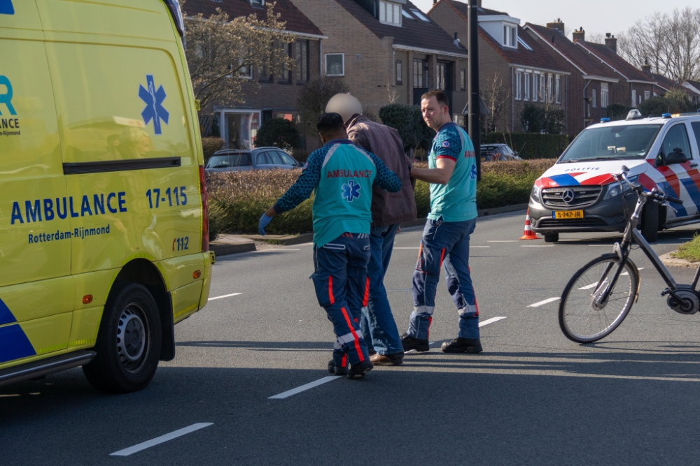 Fietser gewond na aanrijding met auto in Vlaardingen