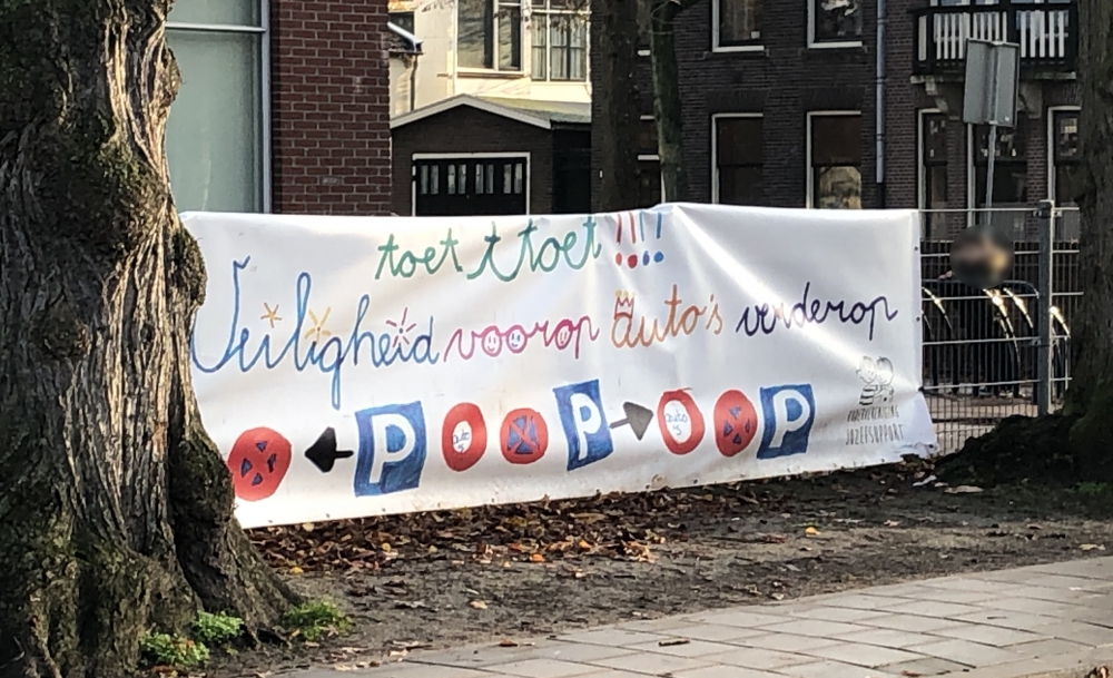 School voert actie voor veilig parkeren bij school