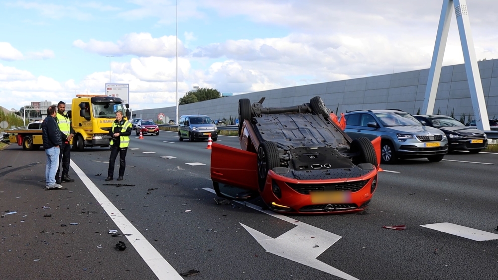 Ruim twintig automobilsten op de bon bij grote ongevallen op snelwegen