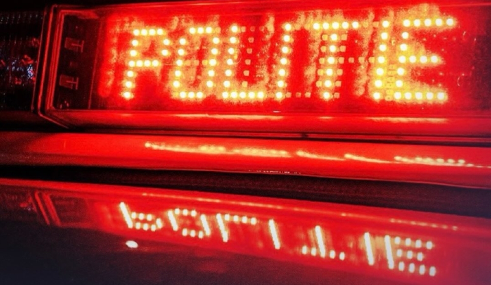Dronken automobilist rijdt agenten bijna aan en gaat daarna wéér rijden