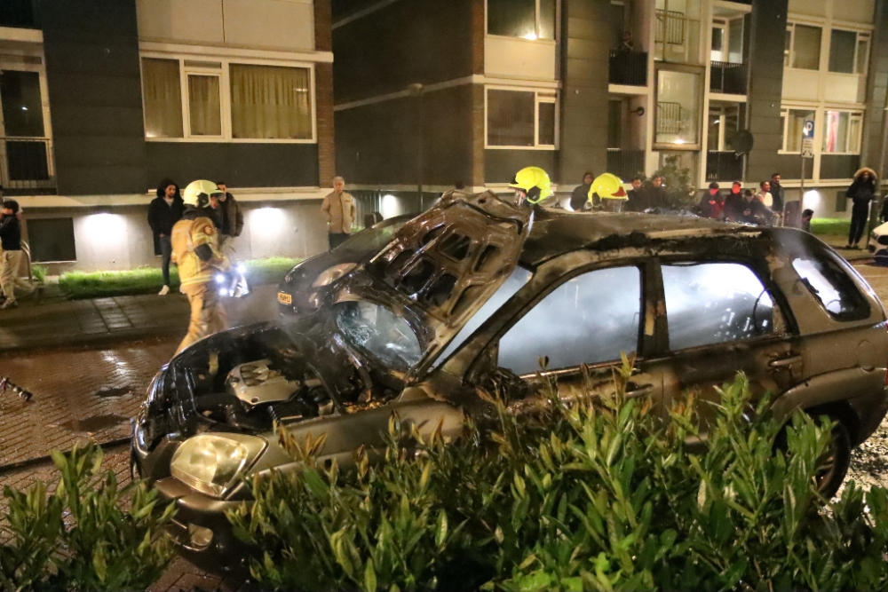 Auto uitgebrand op Dr Kuyperlaan in Schiedam